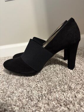 Anne Klein Black Suede Block Heel Slip-On Pumps
